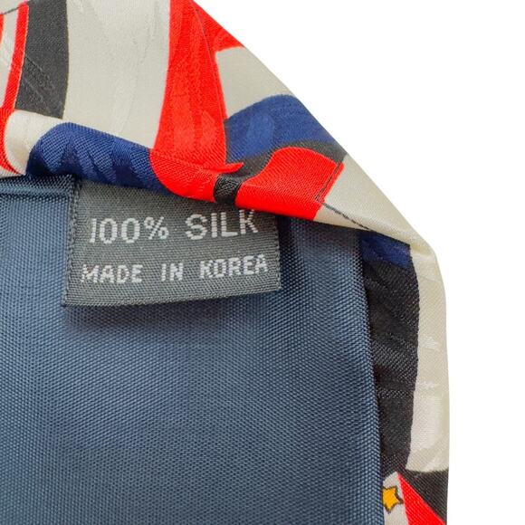 Woolmark Collection 100% Silk Multi-Color International Flag Print Tie - Picture 7 of 7